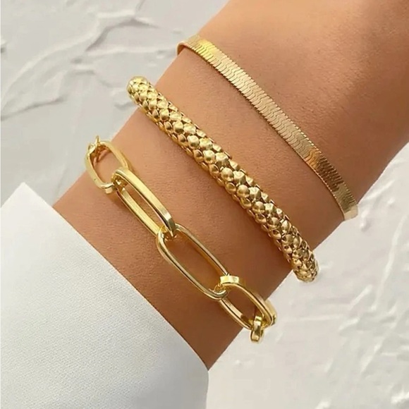 Anthropologie Jewelry - NWT Minimalist Gold Bracelet Set